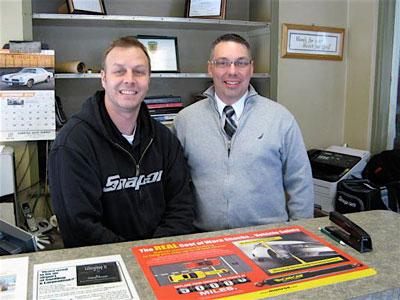 Byron Hunkle, left, and Craig Schwinghammer of Honest-1 Auto Care–Hamline-Hoyt. Park Bugle photo by Roger Bergerson
